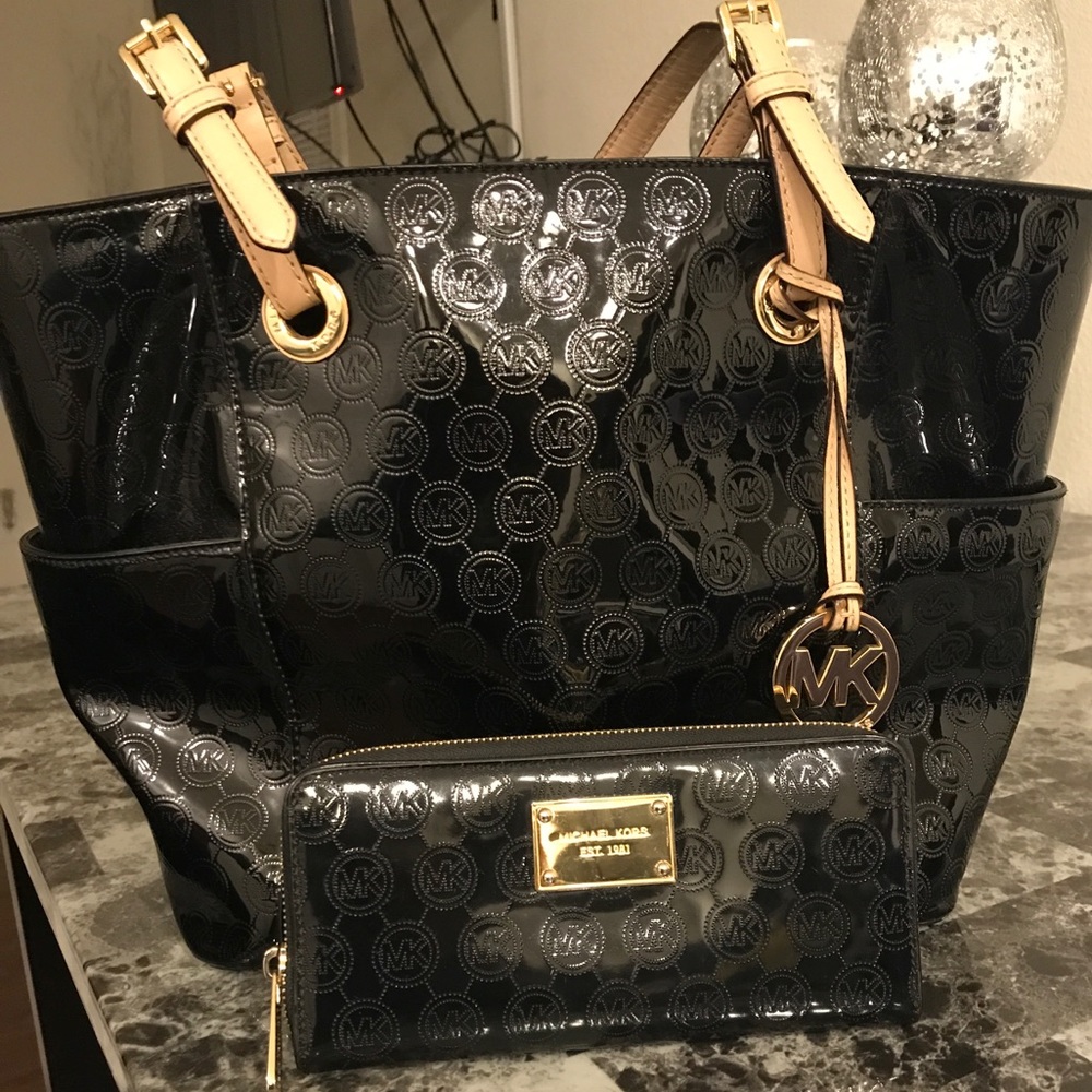 Michael Kors black purse and matching wallett